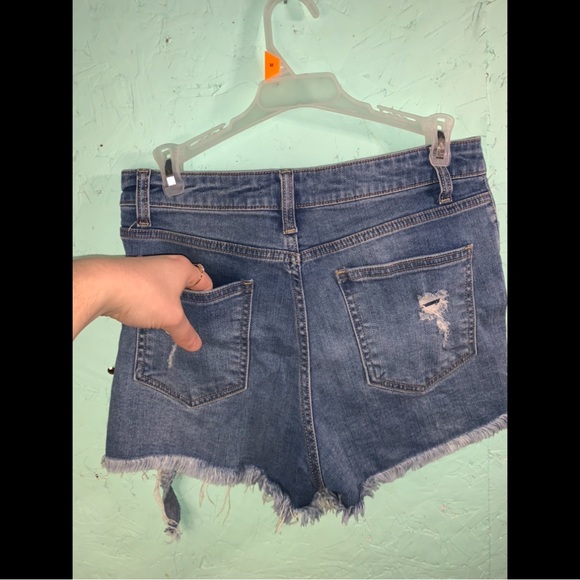 Cello Jean Shorts - Picture 9 of 9